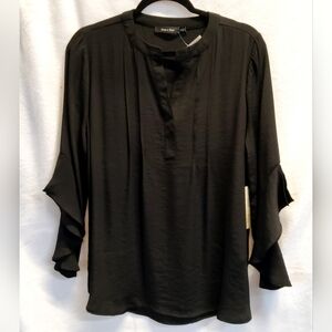 Doe Rae black pleated v neck, open ruffle l/s ladies blouse